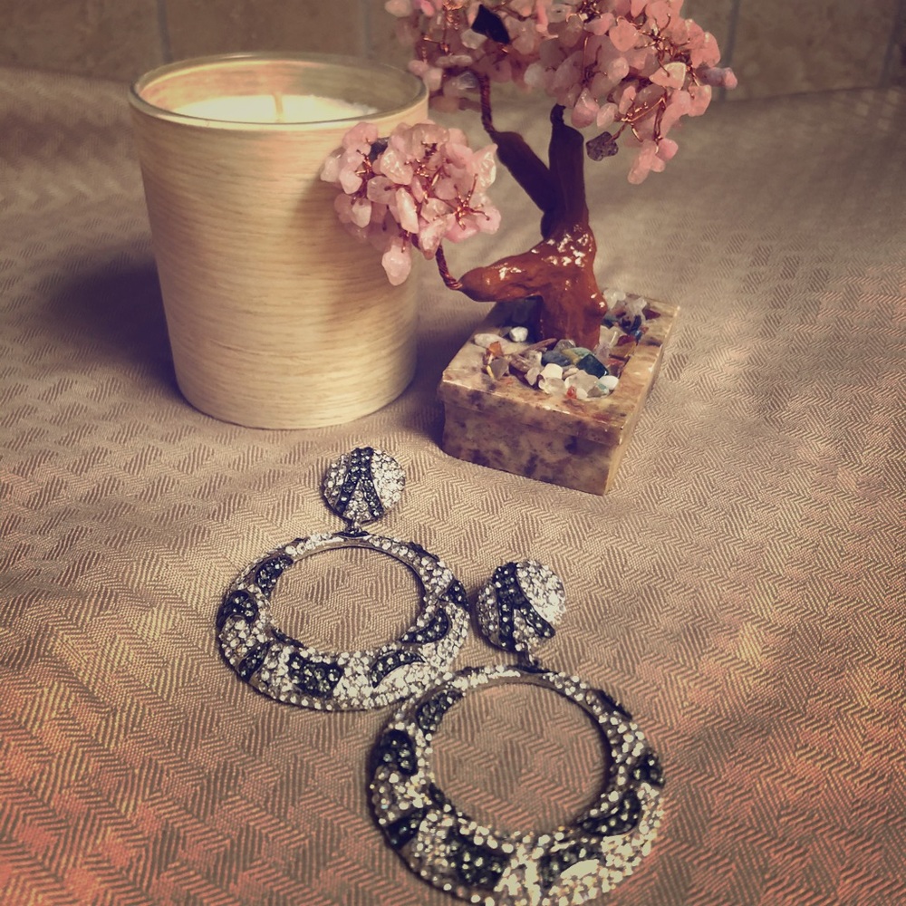 Oversized hoop earrings black and silver